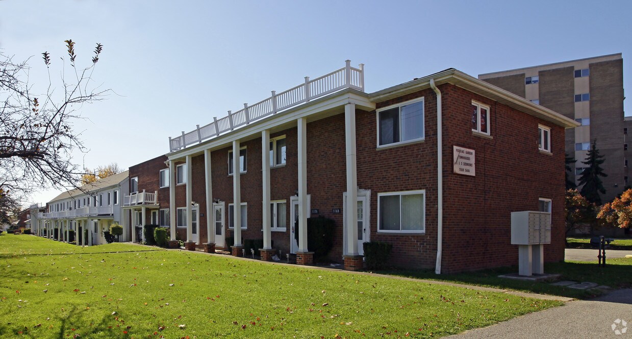 Foto principal - 5668 Perkins Rd