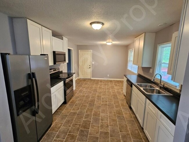 Foto del edificio - 7508 Maple Ave