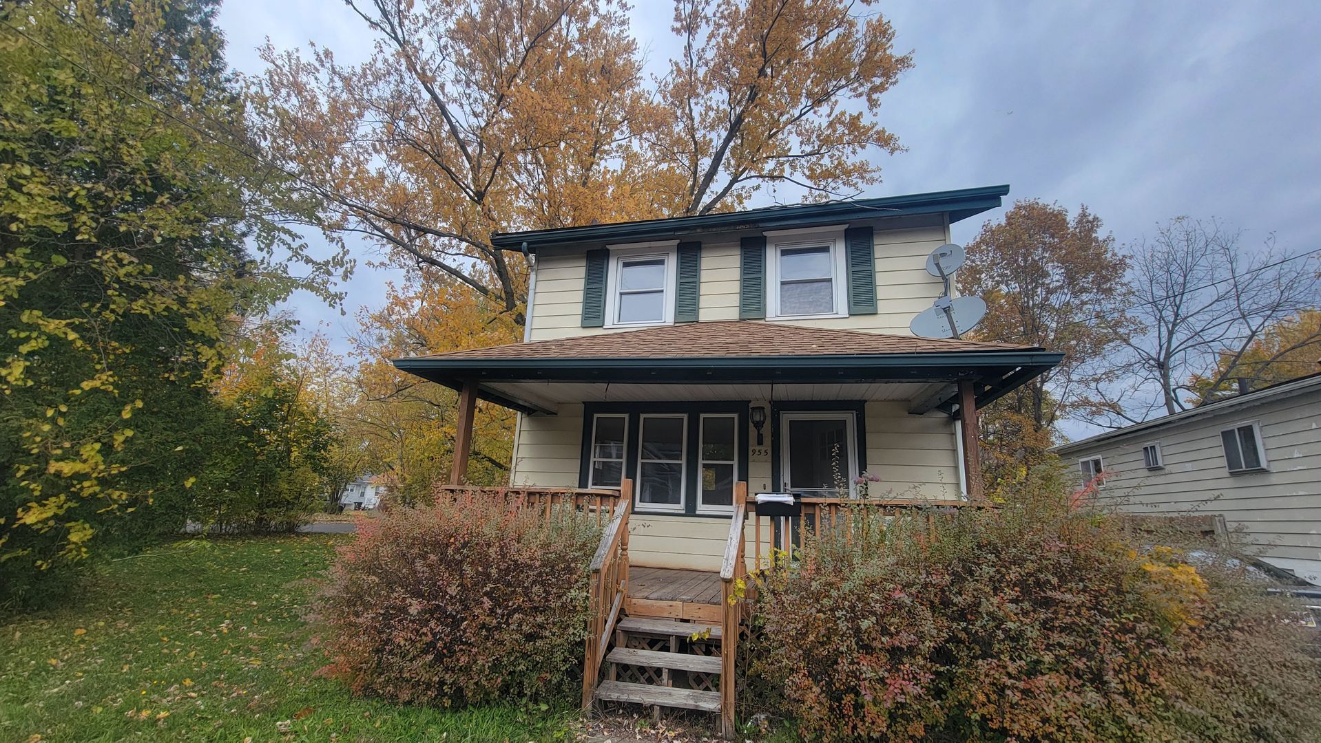 955 Concord Ave Akron, OH 44306 – photo 1