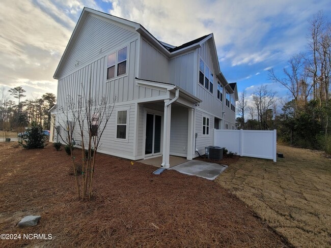 Building Photo - 1032 Tidal Ln