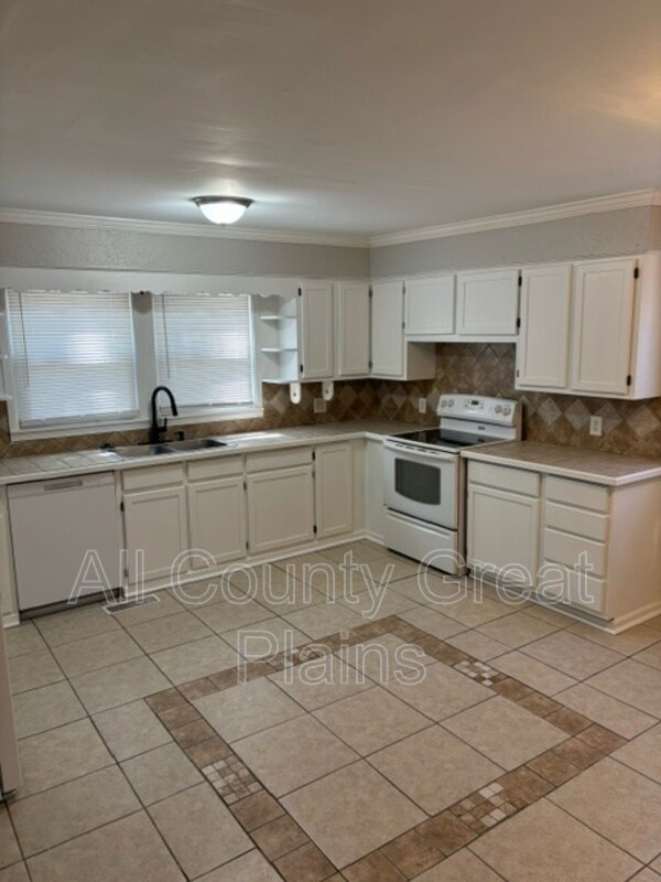 Foto del edificio - 146 S Leonard St