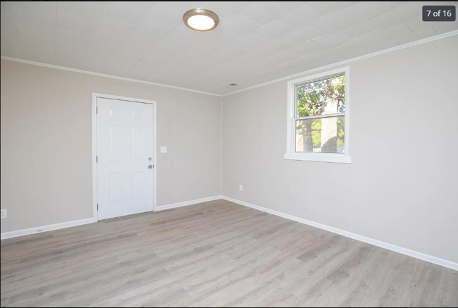 Foto del edificio - 2608 E 37th St
