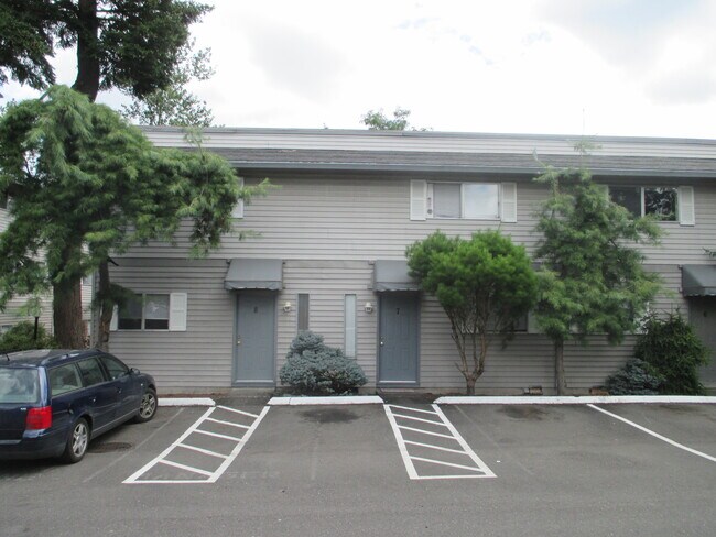 Foto del edificio - 16001 NE Halsey St
