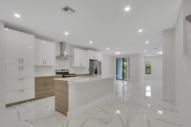 Building Photo - 388 Bella Sol Way