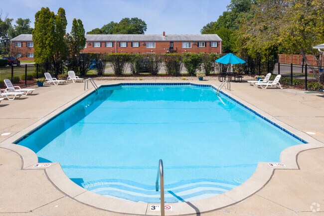 Foto del edificio - Franklin Square Apartments