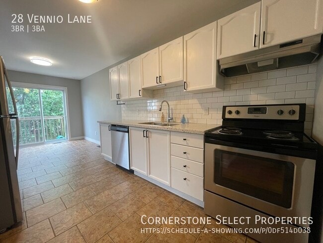 Building Photo - Upper Mountain Semi!