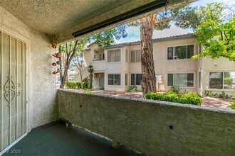 Building Photo - 3168 Tarpon