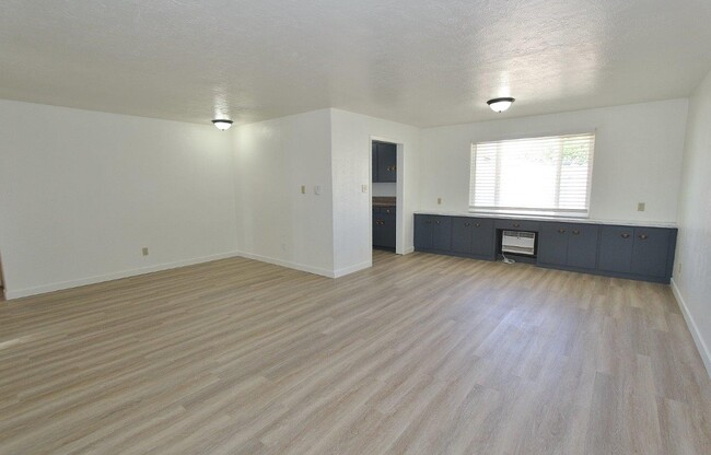 Building Photo - 1407 Ellis Ave