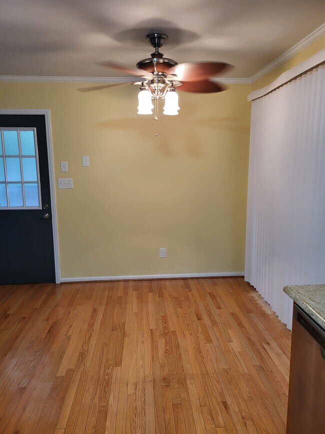 Foto del edificio - 518 Hillview Dr