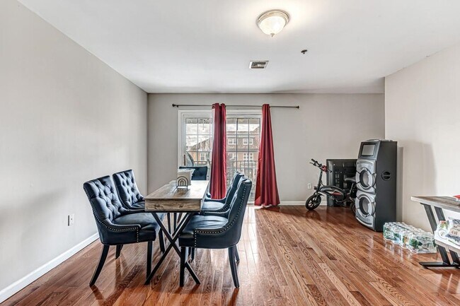 Foto del edificio - 612 8th St