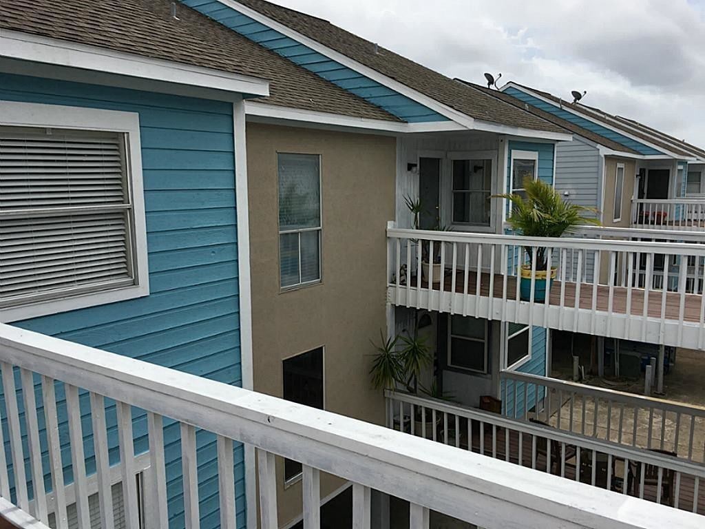 500 Tiki Dr Unit 205B, Tiki Island, TX 77554 Condo for Rent in Tiki