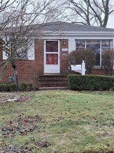 Building Photo - 2903 Center Dr