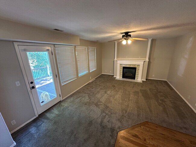 Building Photo - 1397 Willow Valley Dr