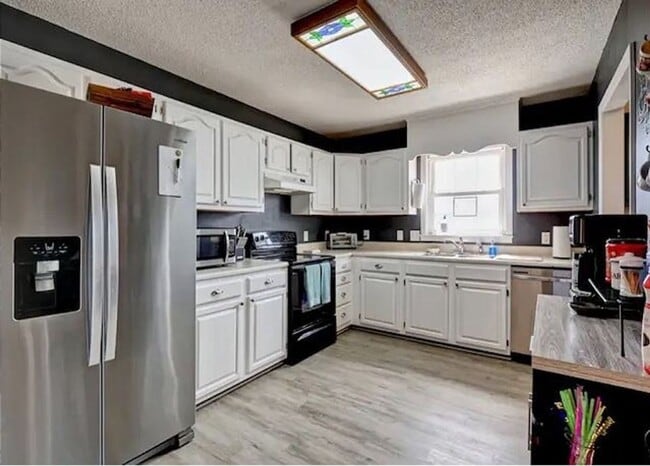 Photo - LAVISHLY FURNISHED PIRATE-THEMED OFF-SEASO... House