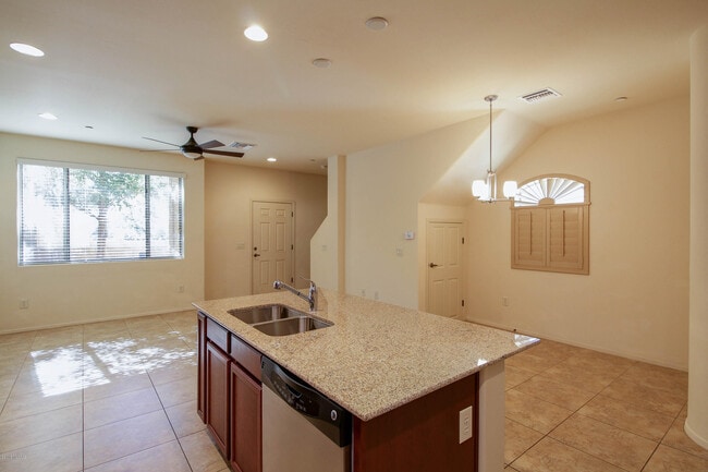 Building Photo - 2390 E Blue Diamond Dr