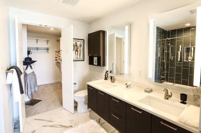 Photo - 414 Light Street Apartments