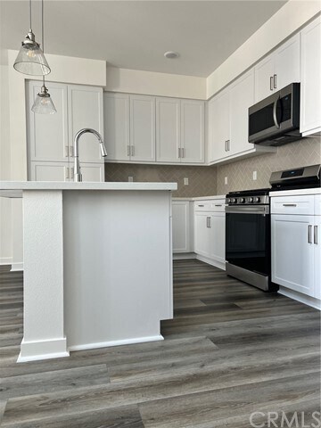 Building Photo - 11032 Momentum Dr