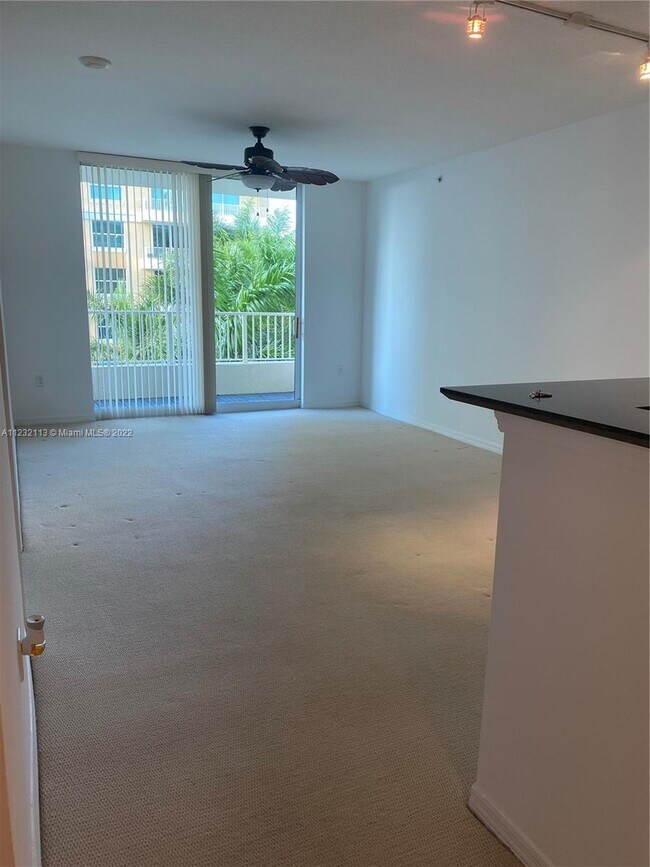 Building Photo - 700 E Boynton Beach Blvd
