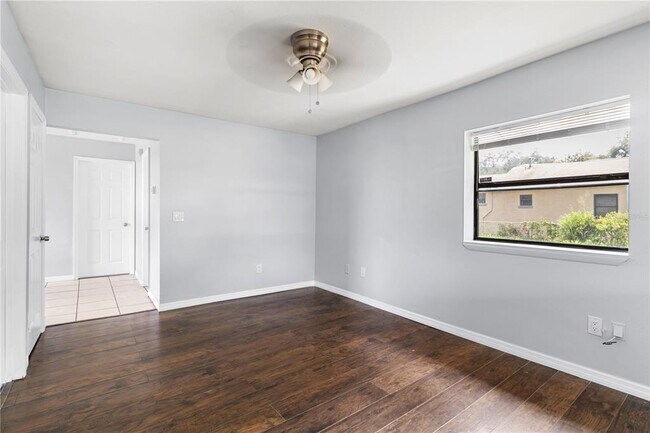 Foto del edificio - 638 W 8th St