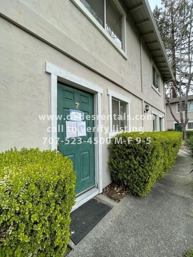 TwoStory townhouse in Larkfield/Wikiup area! Townhome Rentals in