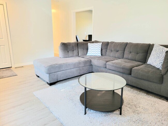 Photo du bâtiment - 1116 Indian Rd N