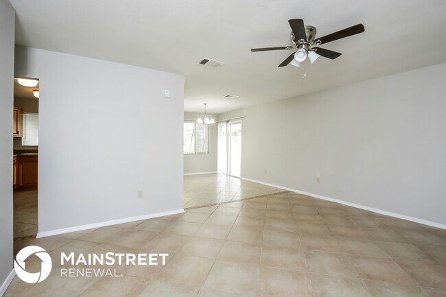 Building Photo - 2680 Roxbury Cir