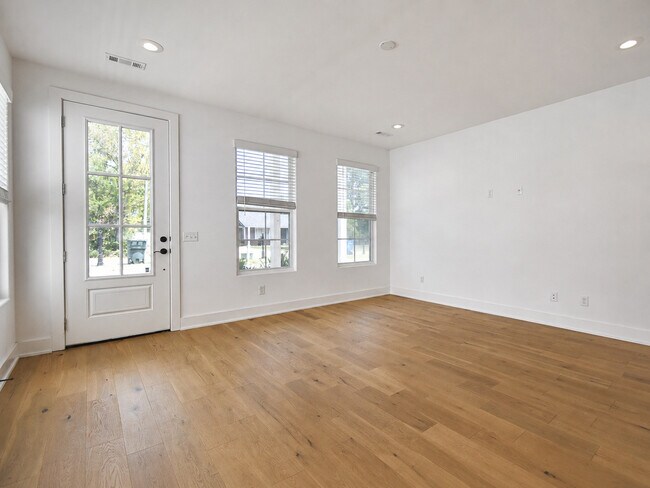 Foto del edificio - Hollywood Luxury Living