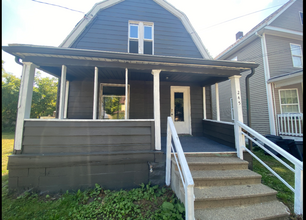 Building Photo - 245 Grove St
