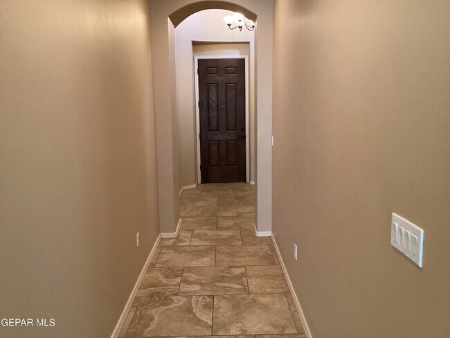 Foto del edificio - 5511 Grove Dr