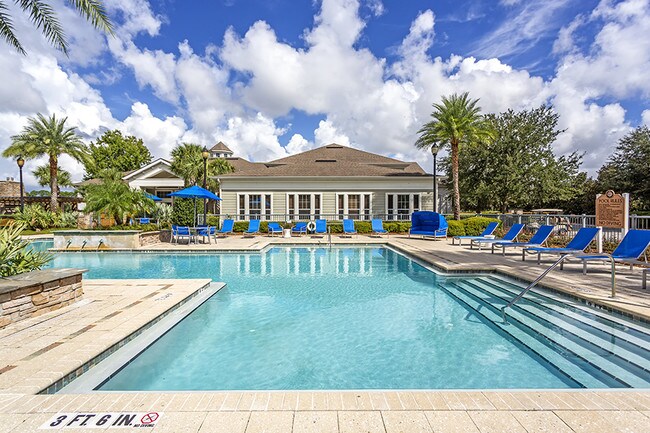 Resort Style Swimming Pool and Sundeck - Coventry Park Apartments