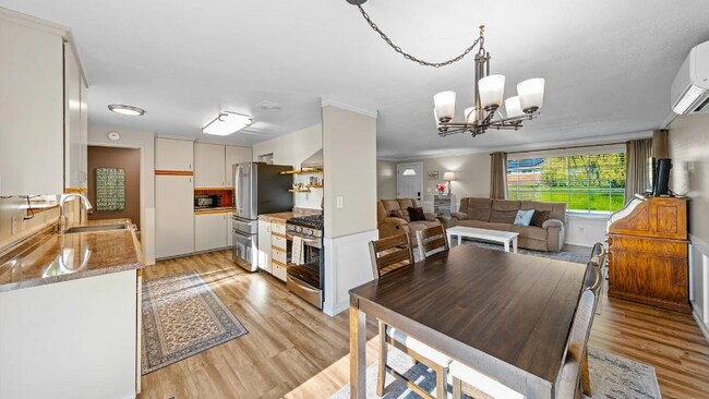 Foto del edificio - 1372 Orchard Loop