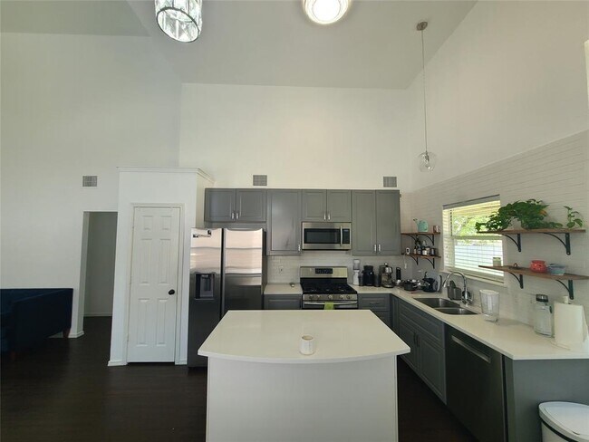 Foto del edificio - 11710 Bruce Jenner Ln