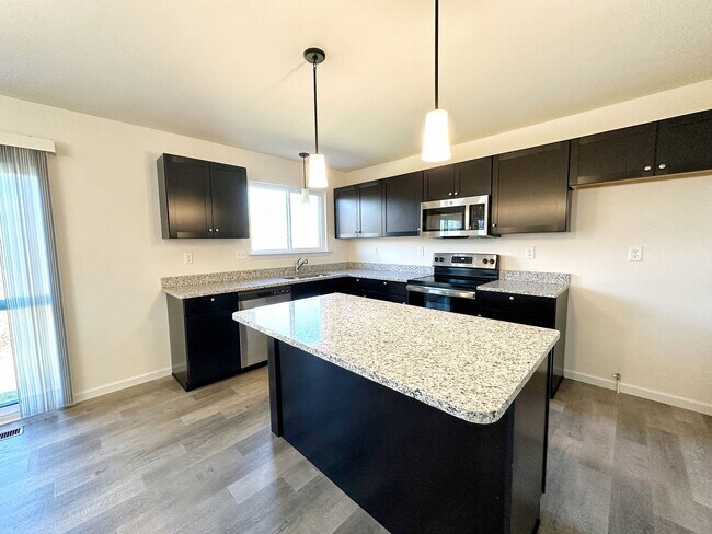 Foto del edificio - COMING SOON 6/15/26!!  *Subdivision Pool!!!*