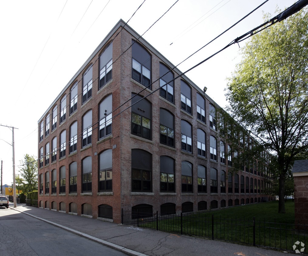 Building Photo - Villa Excelsior Apartments