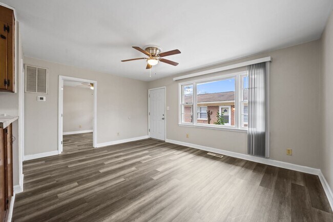 Foto del edificio - Welcome to Lakeview Park!