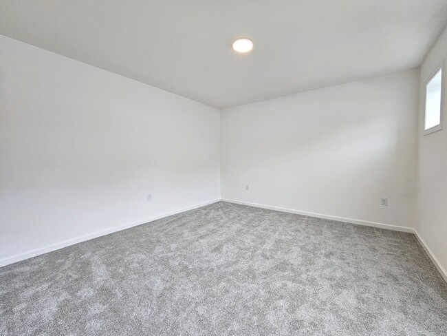 Building Photo - 2457 Spring Water Cir