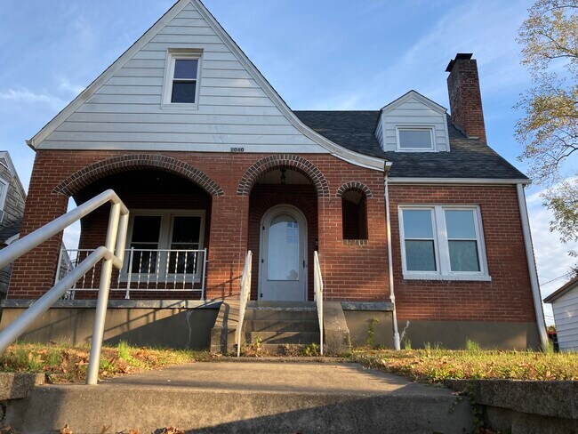 Building Photo - 2040 Broadway St