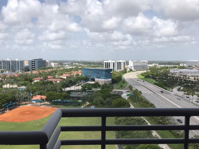 Foto del edificio - 3300 NE 191st St