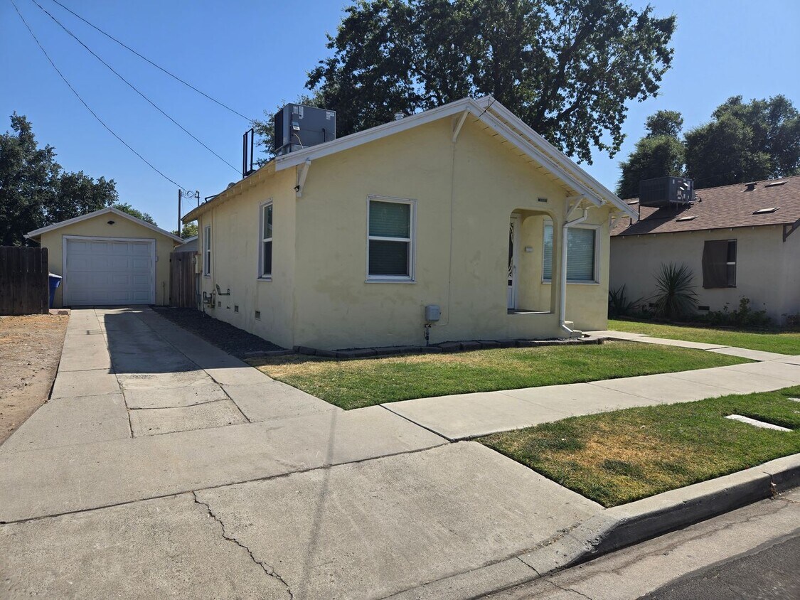 Primary Photo - 2 Br 1 Ba available Now