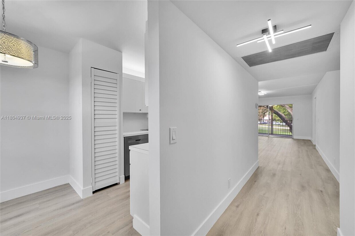 Foto principal - 1200 SW 124th Terrace