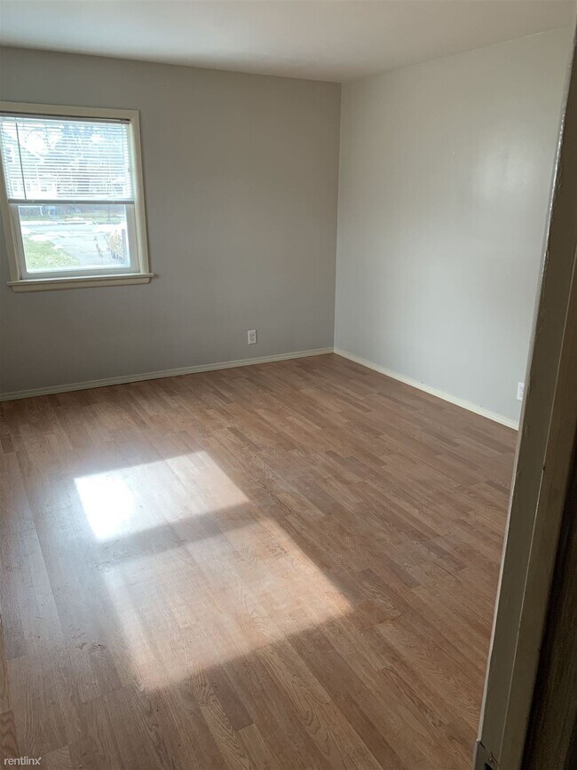 Building Photo - 2 br, 1 bath  - 1013 Powers Ave NW