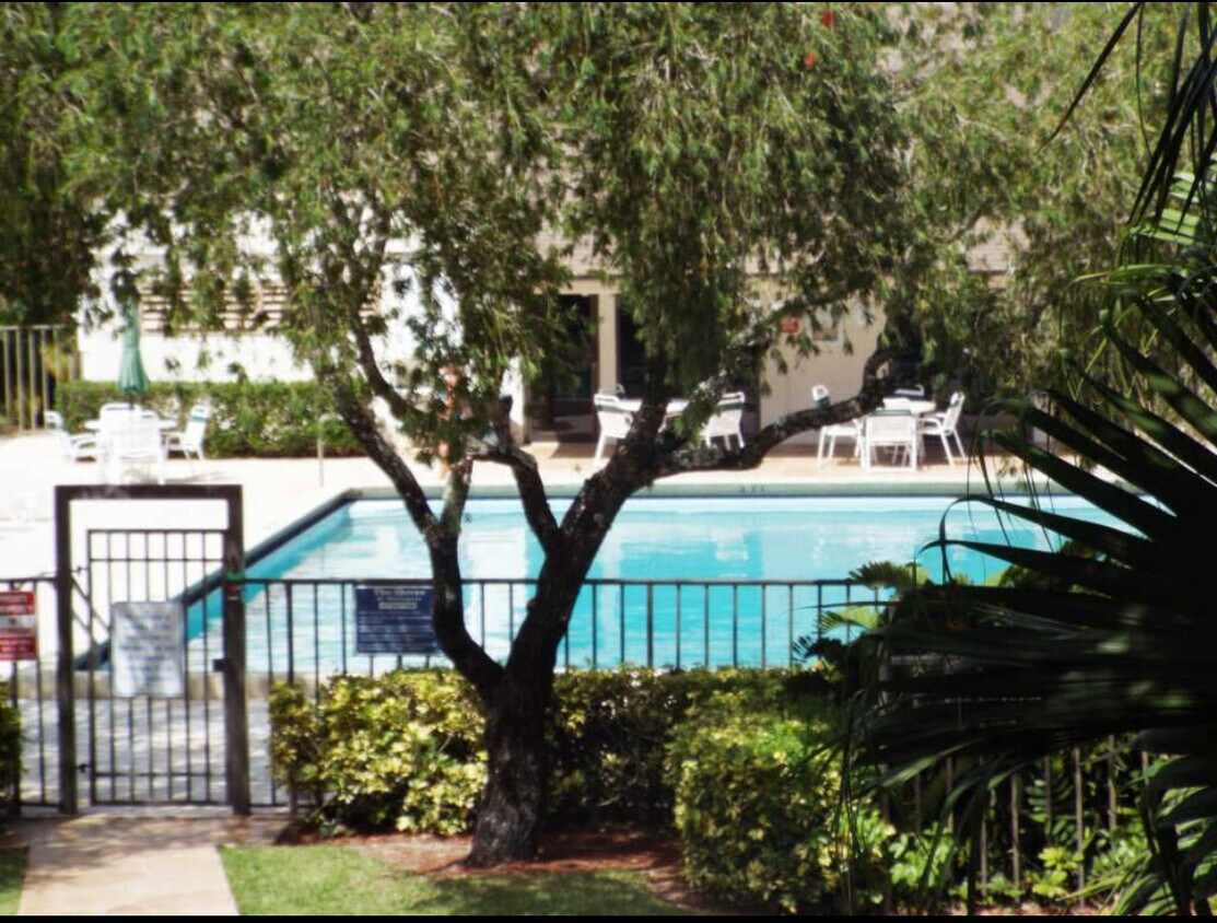 Foto del edificio - 12568 Shoreline Dr