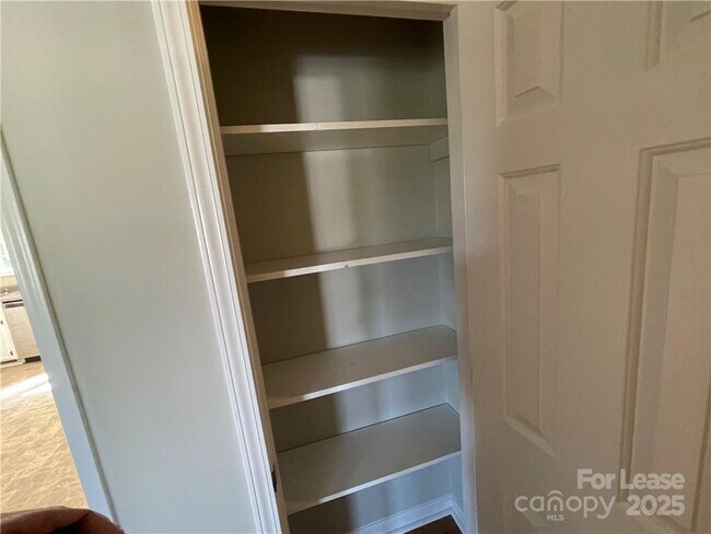 Foto del edificio - 2474 Oak Valley Ln