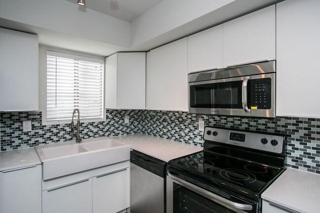 Foto del edificio - 407 W 7th St