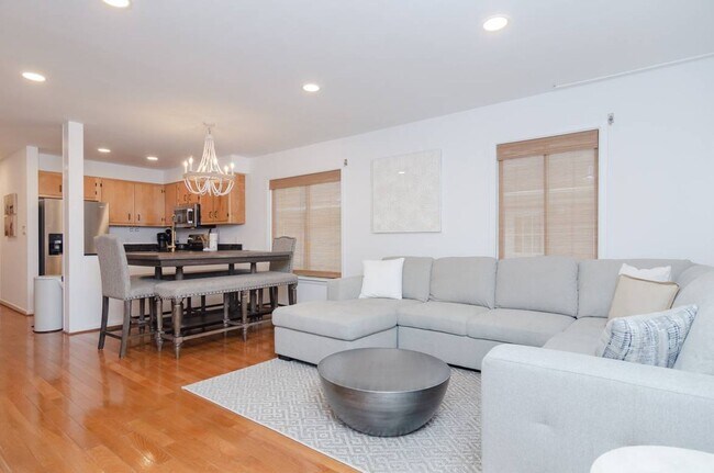 Foto del edificio - 9 E Henderson St