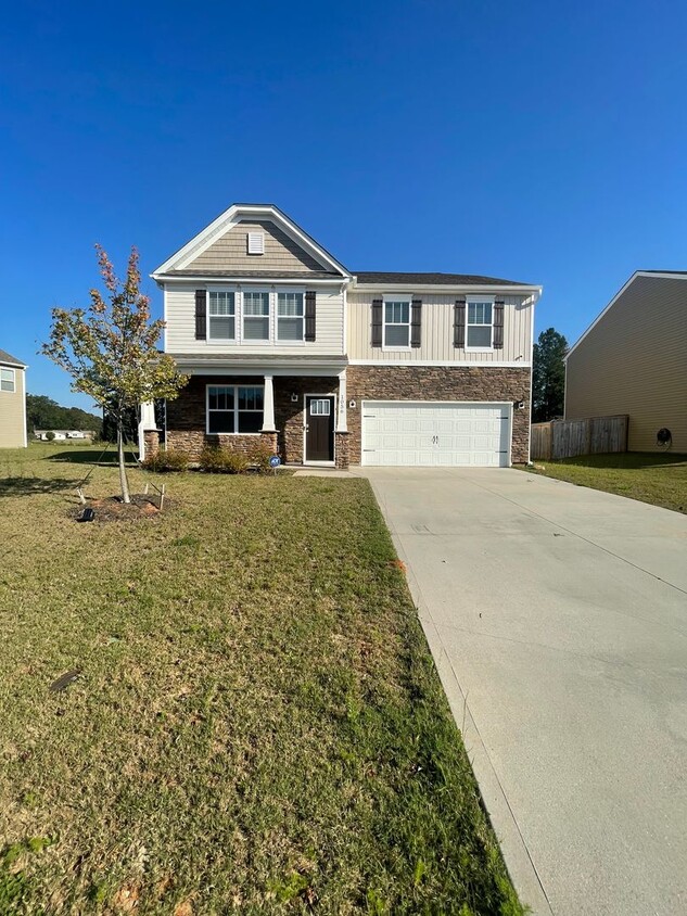 Primary Photo - Lovely 4 Bedroom 2.5 Bath in Spartanburg!!