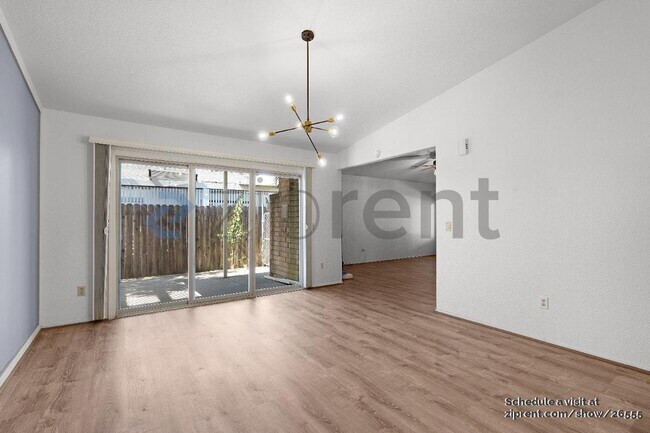 Building Photo - 10838 Paiute Way