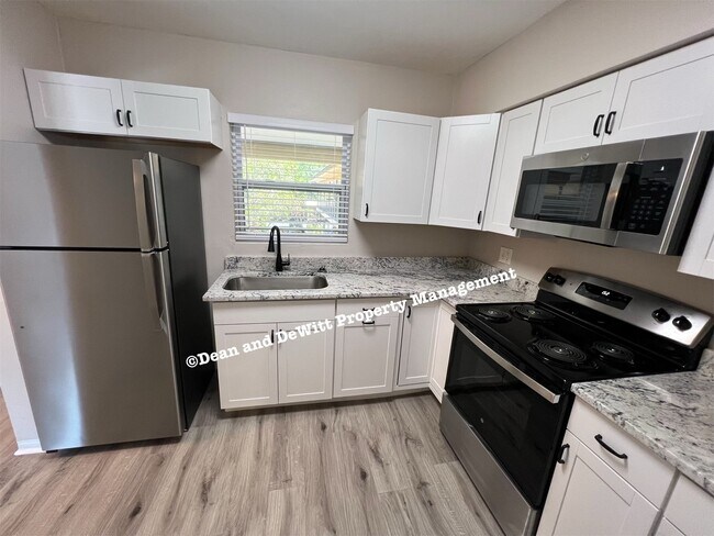 Foto del edificio - 1 Bed/1 Bath - Unit 17