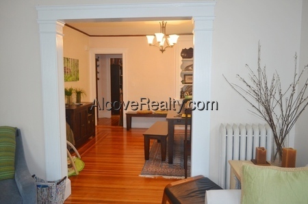 Primary Photo - 24-26 Burnham St