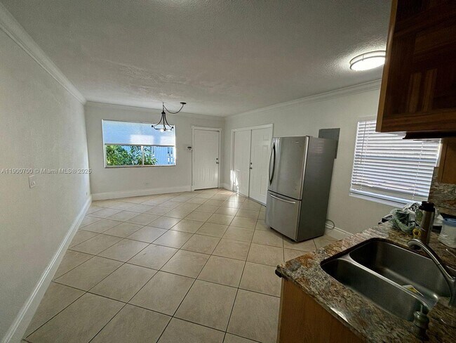 Foto del edificio - 2361 NW 32nd St